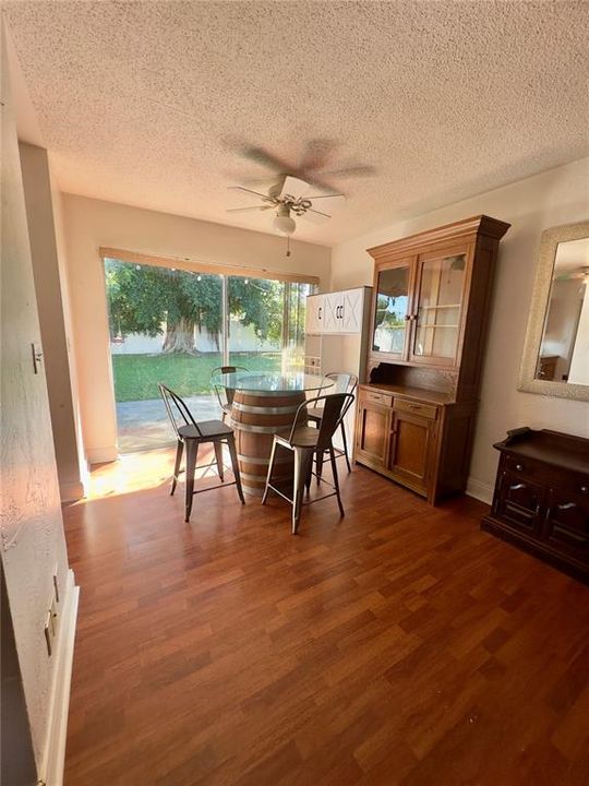 For Sale: $359,900 (3 beds, 2 baths, 1168 Square Feet)