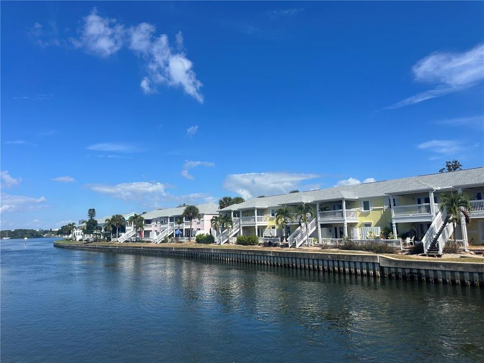 For Sale: $359,900 (3 beds, 2 baths, 1168 Square Feet)