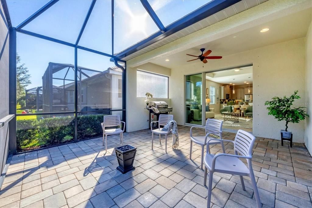 Active With Contract: $399,000 (2 beds, 2 baths, 1579 Square Feet)