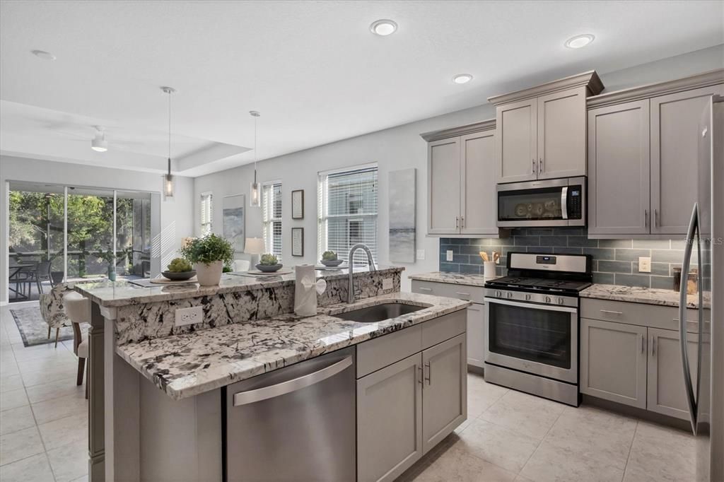 Active With Contract: $399,000 (2 beds, 2 baths, 1579 Square Feet)