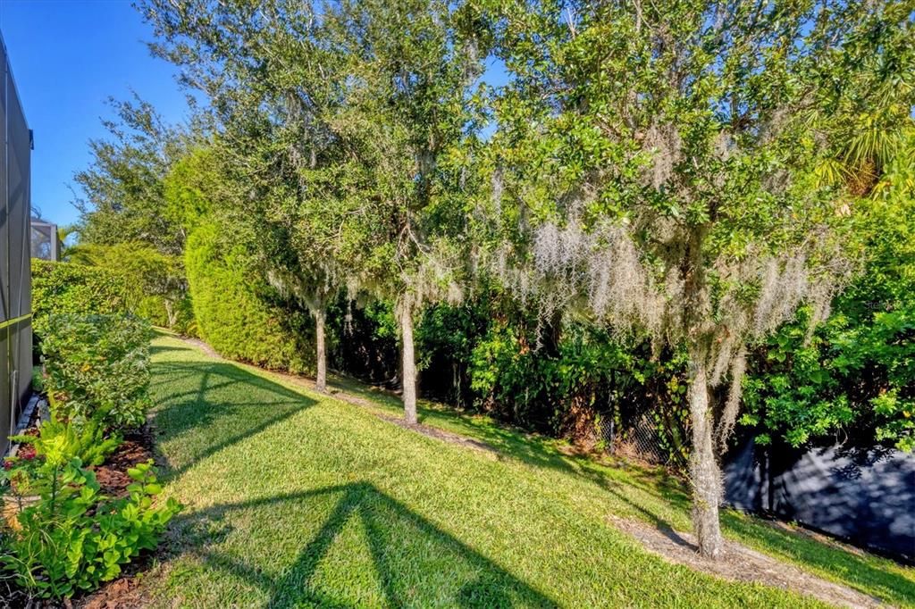 Active With Contract: $399,000 (2 beds, 2 baths, 1579 Square Feet)