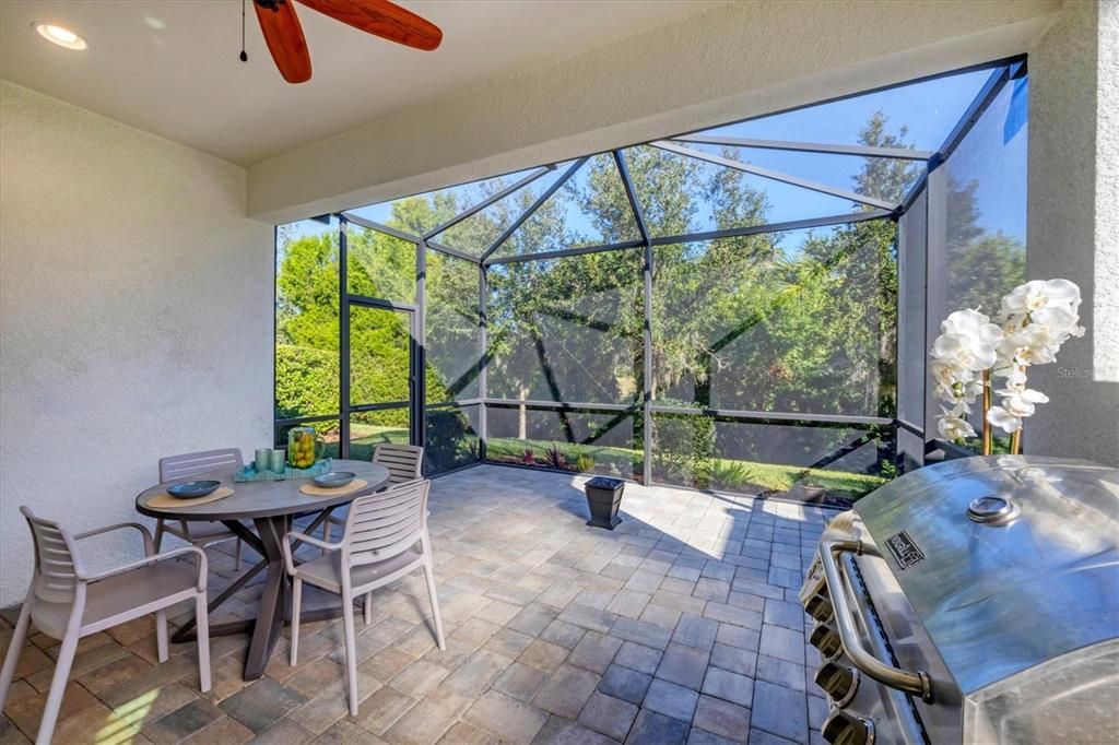 Active With Contract: $399,000 (2 beds, 2 baths, 1579 Square Feet)