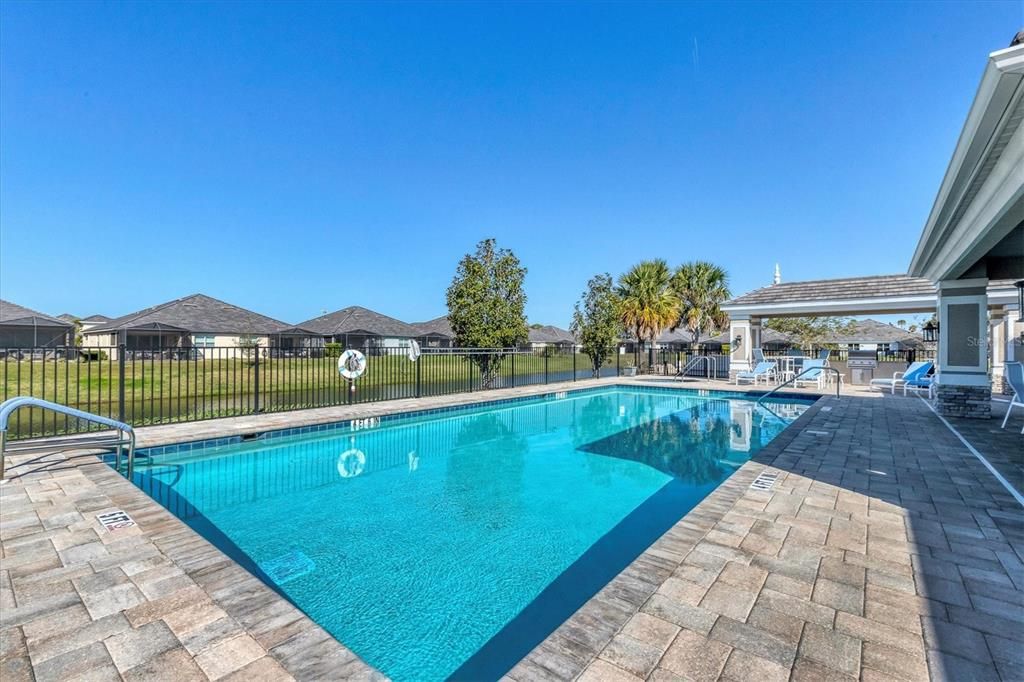 Active With Contract: $399,000 (2 beds, 2 baths, 1579 Square Feet)