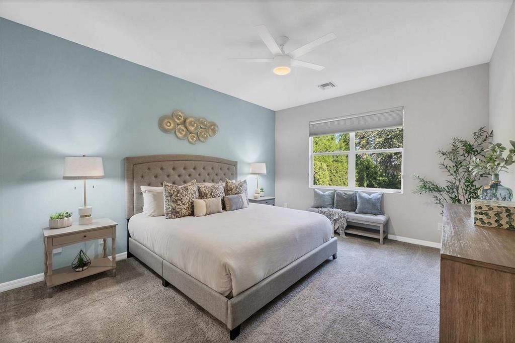 Active With Contract: $399,000 (2 beds, 2 baths, 1579 Square Feet)