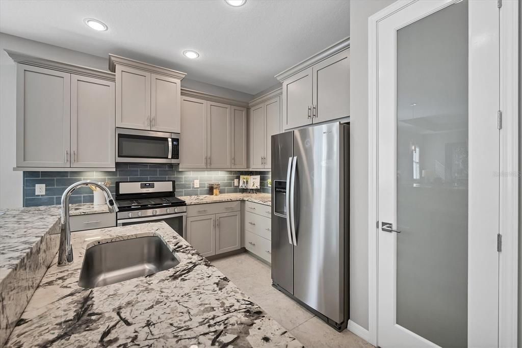 Active With Contract: $399,000 (2 beds, 2 baths, 1579 Square Feet)