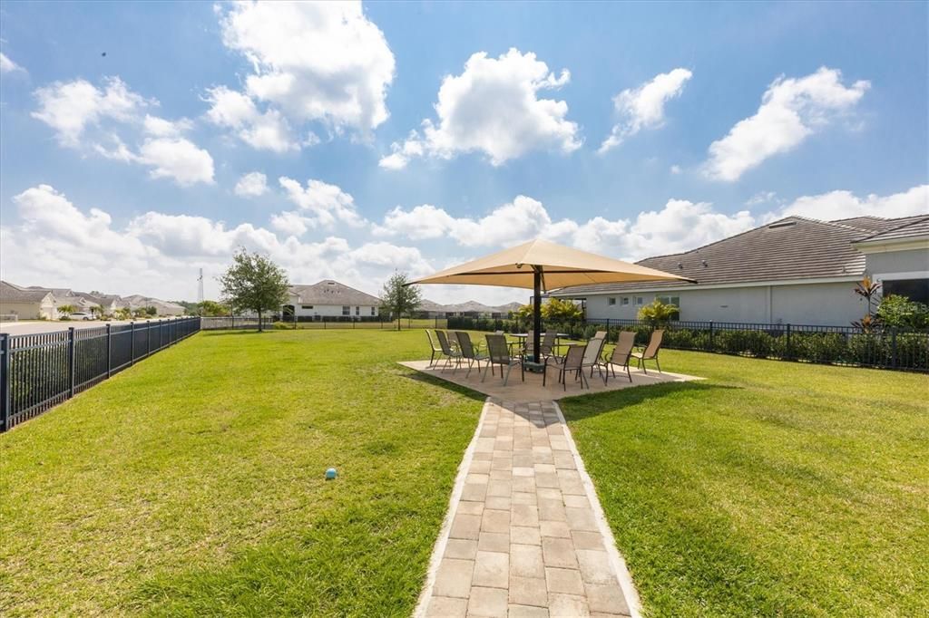 Active With Contract: $399,000 (2 beds, 2 baths, 1579 Square Feet)