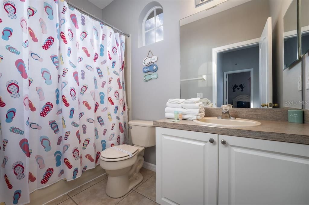 For Sale: $384,999 (4 beds, 3 baths, 1762 Square Feet)