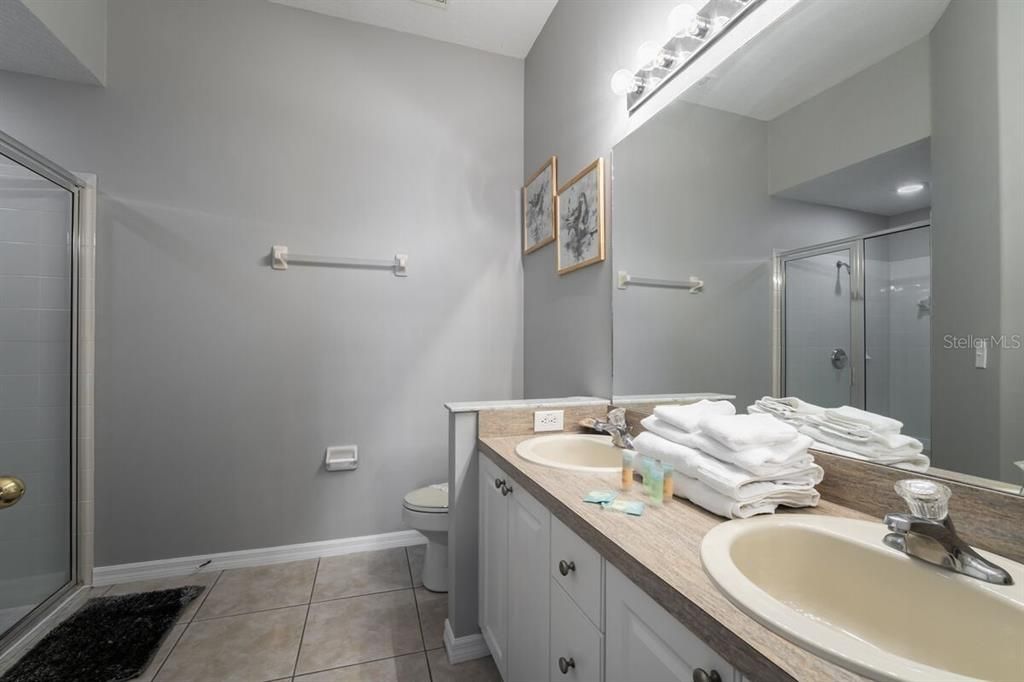 For Sale: $384,999 (4 beds, 3 baths, 1762 Square Feet)