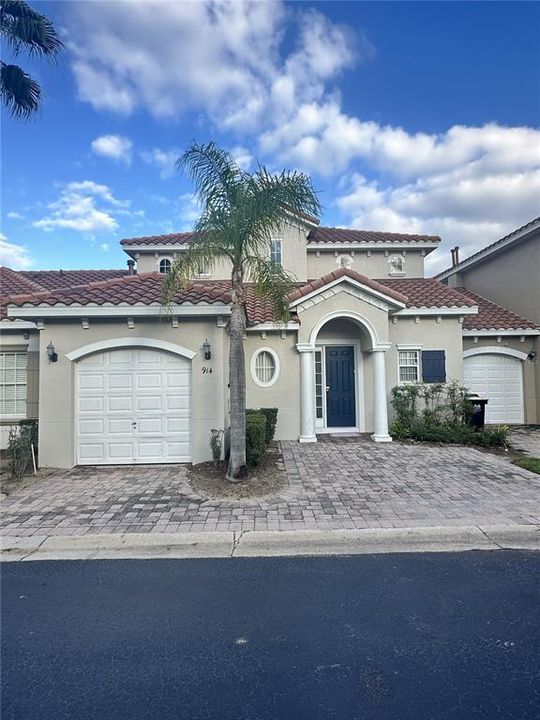 For Sale: $384,999 (4 beds, 3 baths, 1762 Square Feet)