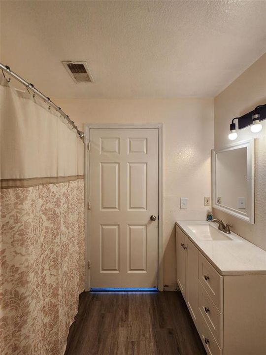 For Rent: $1,799 (2 beds, 2 baths, 1255 Square Feet)