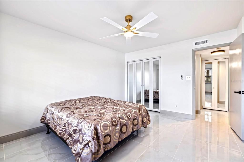 For Sale: $264,900 (2 beds, 2 baths, 1280 Square Feet)