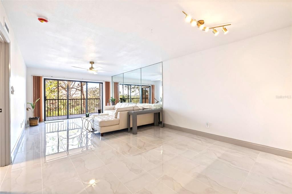 For Sale: $264,900 (2 beds, 2 baths, 1280 Square Feet)