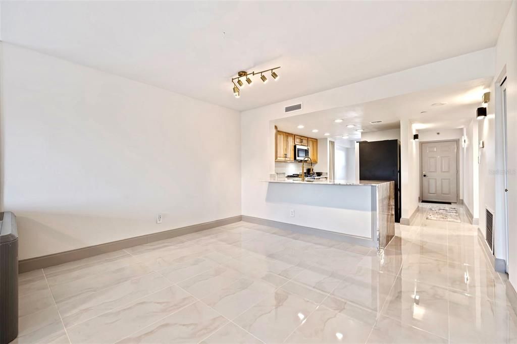 For Sale: $264,900 (2 beds, 2 baths, 1280 Square Feet)