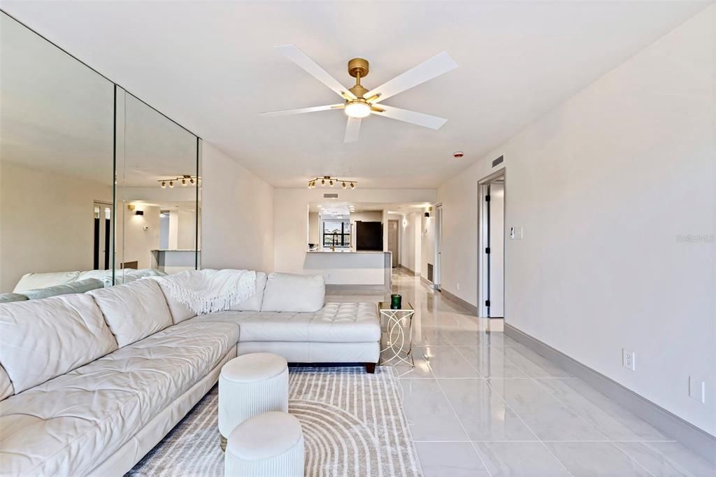 For Sale: $264,900 (2 beds, 2 baths, 1280 Square Feet)