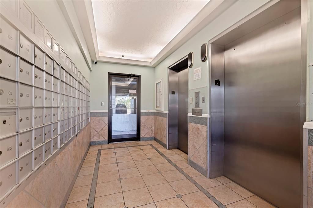 For Sale: $264,900 (2 beds, 2 baths, 1280 Square Feet)