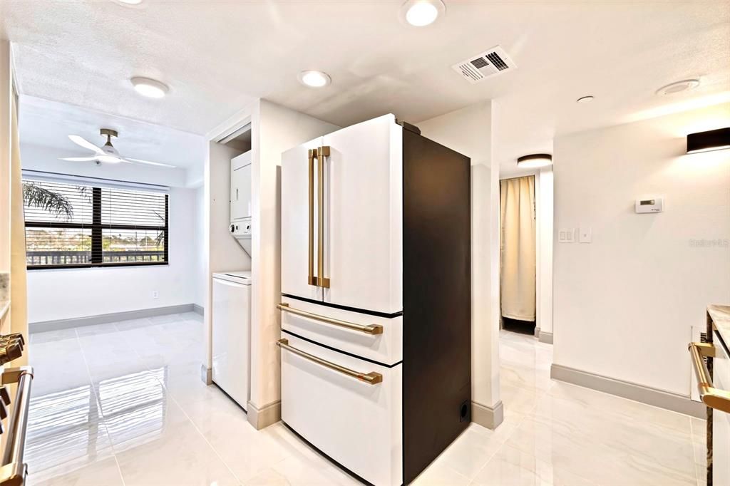 For Sale: $264,900 (2 beds, 2 baths, 1280 Square Feet)