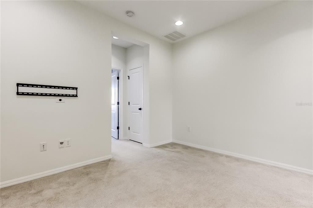 Active With Contract: $2,800 (3 beds, 2 baths, 1872 Square Feet)