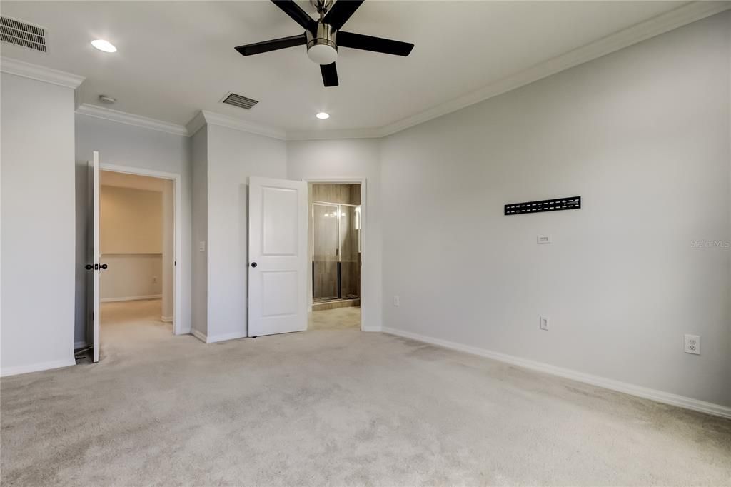 Active With Contract: $2,800 (3 beds, 2 baths, 1872 Square Feet)