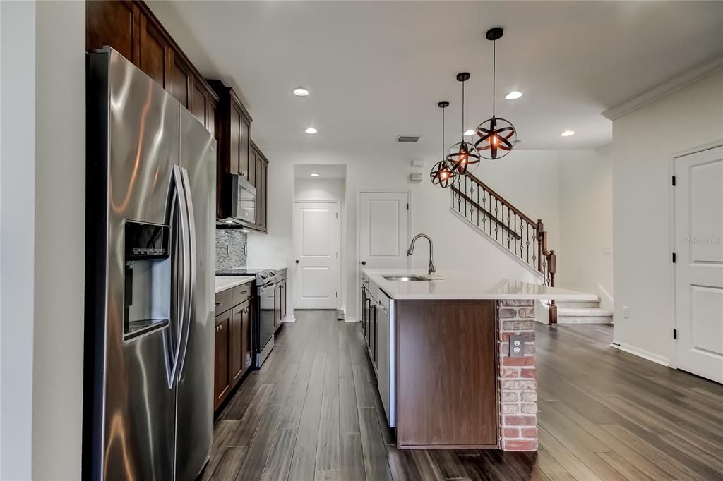 Active With Contract: $2,800 (3 beds, 2 baths, 1872 Square Feet)