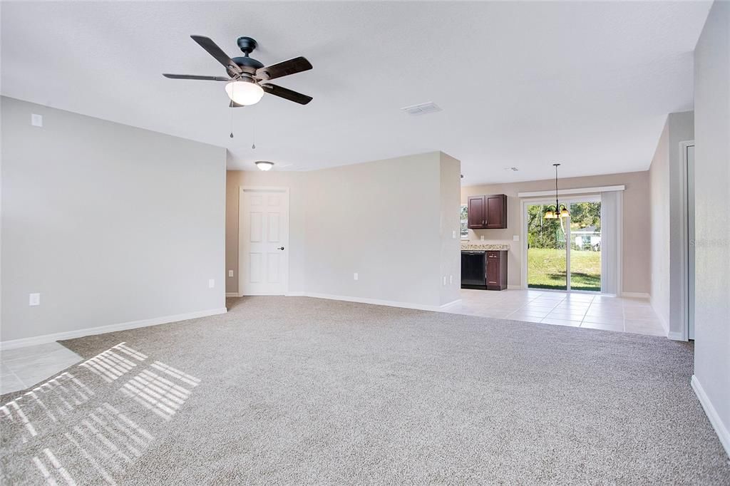 出租: $2,200 (3 贝兹, 2 浴室, 1331 平方英尺)