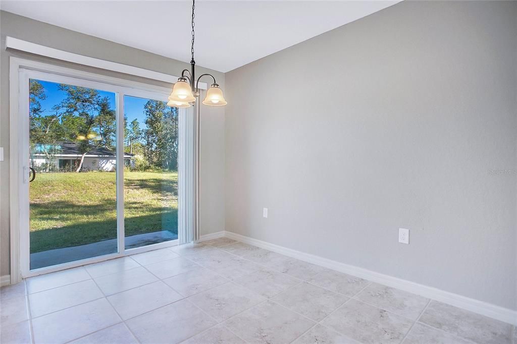 出租: $2,200 (3 贝兹, 2 浴室, 1331 平方英尺)