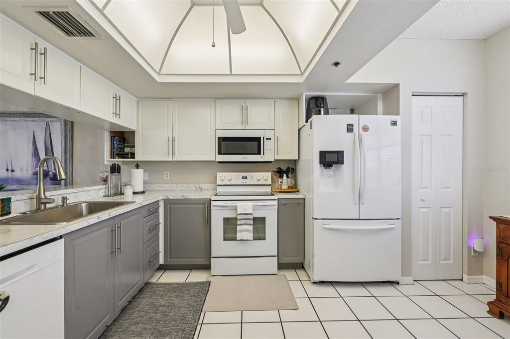 En Venta: $299,900 (2 camas, 2 baños, 1205 Pies cuadrados)