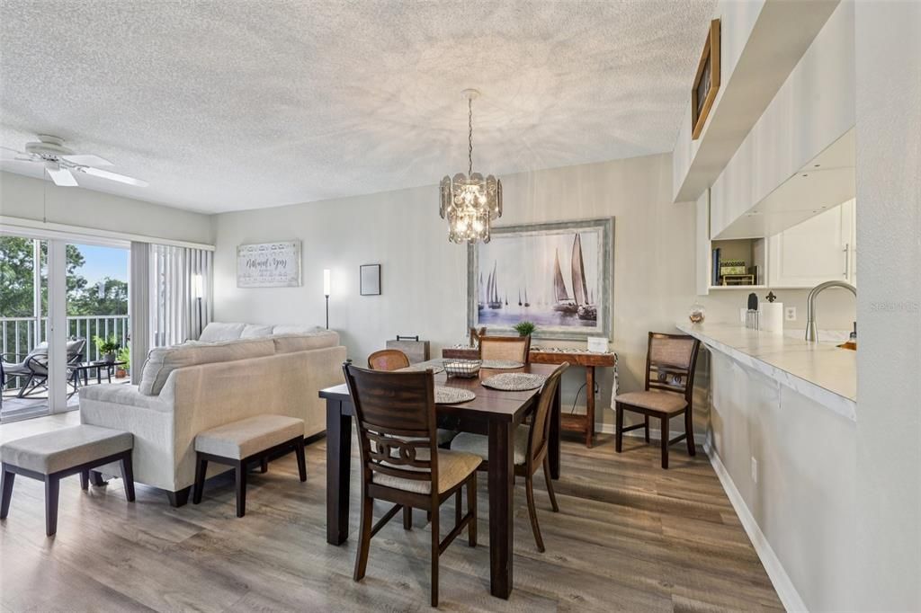 En Venta: $299,900 (2 camas, 2 baños, 1205 Pies cuadrados)