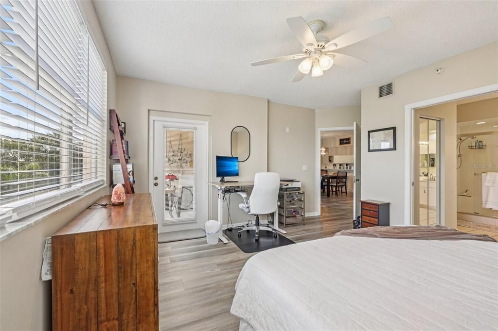 En Venta: $299,900 (2 camas, 2 baños, 1205 Pies cuadrados)