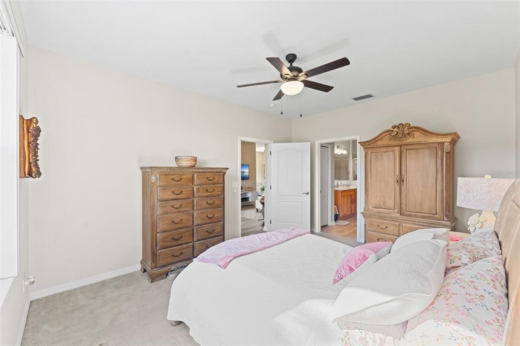 Active With Contract: $250,000 (3 beds, 2 baths, 15535 Square Feet)