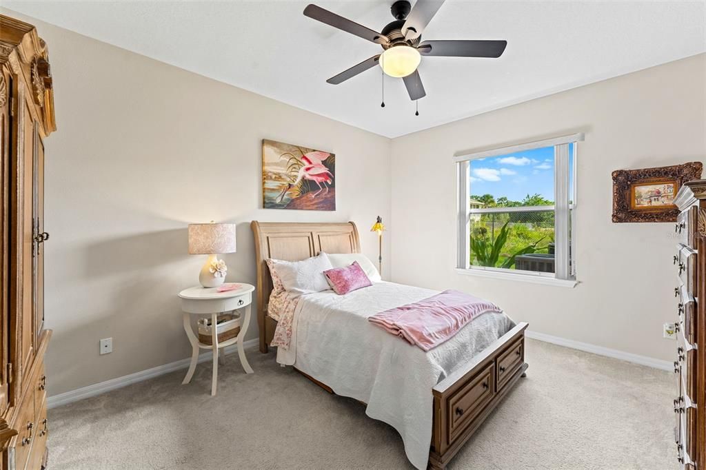 Active With Contract: $250,000 (3 beds, 2 baths, 15535 Square Feet)