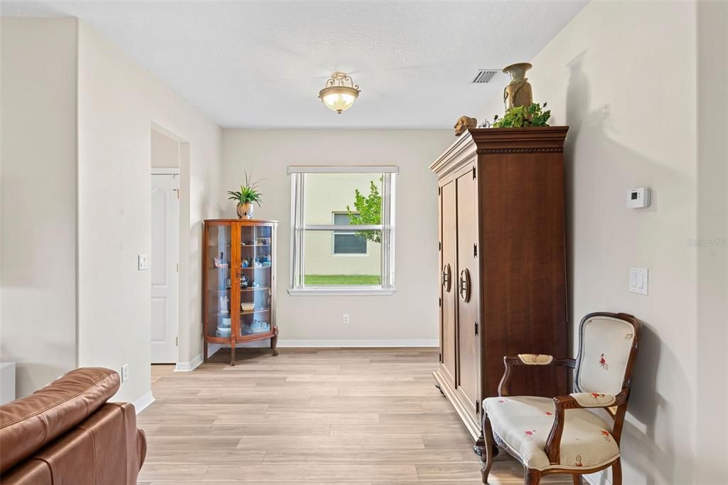 Active With Contract: $250,000 (3 beds, 2 baths, 15535 Square Feet)