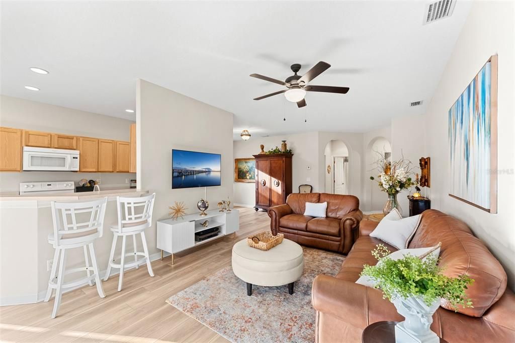 Active With Contract: $250,000 (3 beds, 2 baths, 15535 Square Feet)