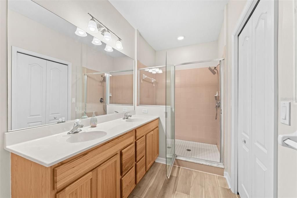 Active With Contract: $250,000 (3 beds, 2 baths, 15535 Square Feet)