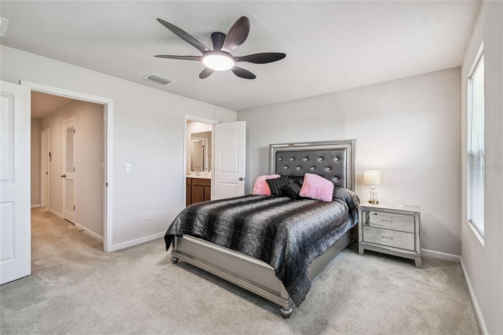 待售: $299,900 (3 贝兹, 2 浴室, 1440 平方英尺)