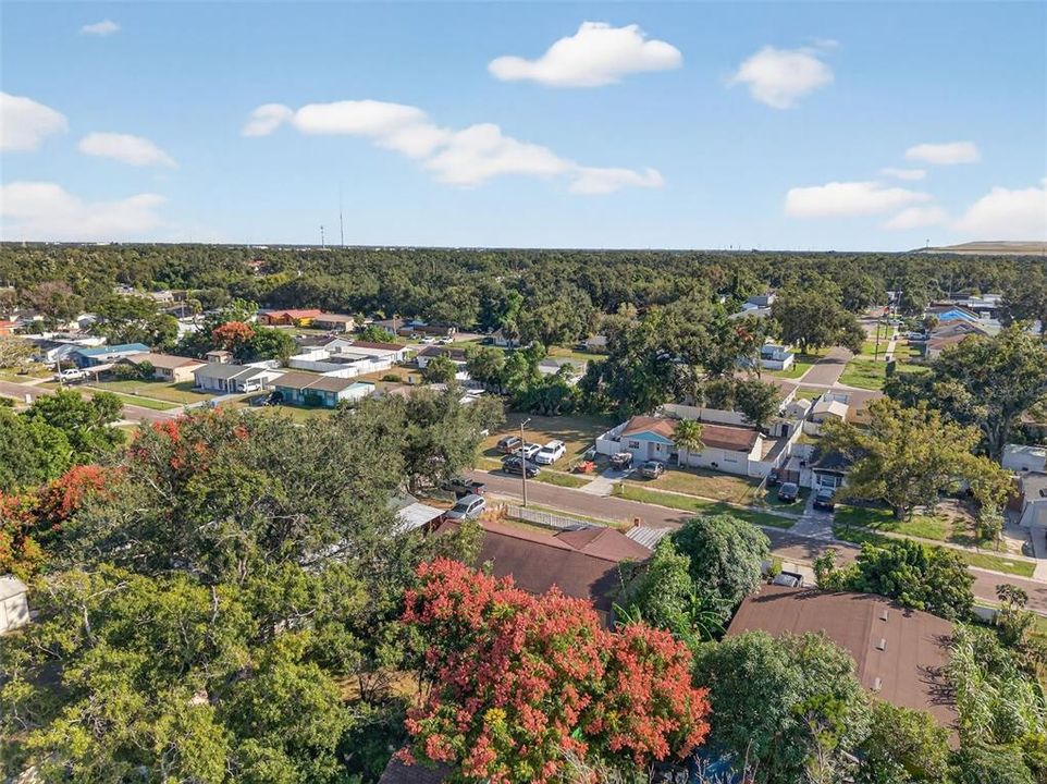 合同活跃: $235,000 (3 贝兹, 1 浴室, 1101 平方英尺)