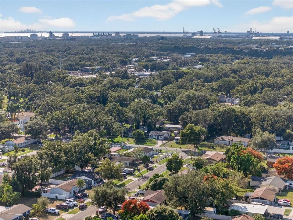 合同活跃: $235,000 (3 贝兹, 1 浴室, 1101 平方英尺)