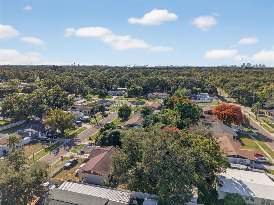 合同活跃: $235,000 (3 贝兹, 1 浴室, 1101 平方英尺)