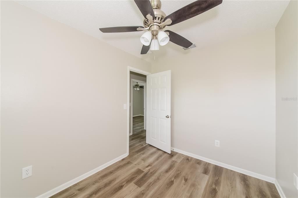 出租: $2,010 (3 贝兹, 1 浴室, 1140 平方英尺)