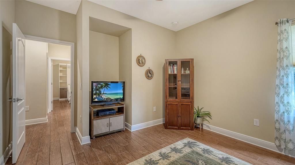 For Sale: $675,000 (4 beds, 3 baths, 3032 Square Feet)