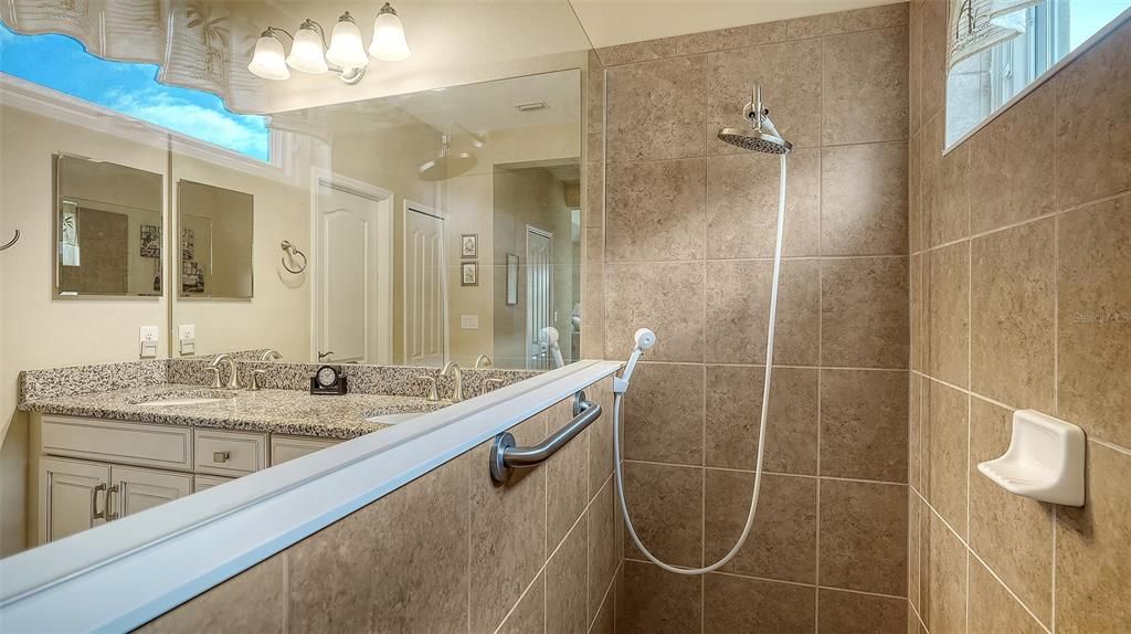 For Sale: $675,000 (4 beds, 3 baths, 3032 Square Feet)