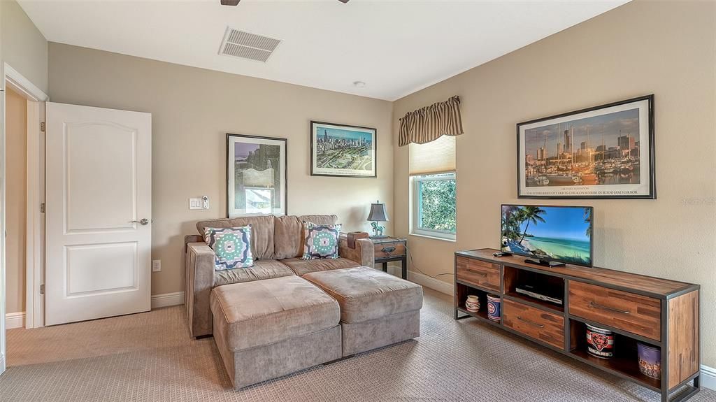 For Sale: $675,000 (4 beds, 3 baths, 3032 Square Feet)