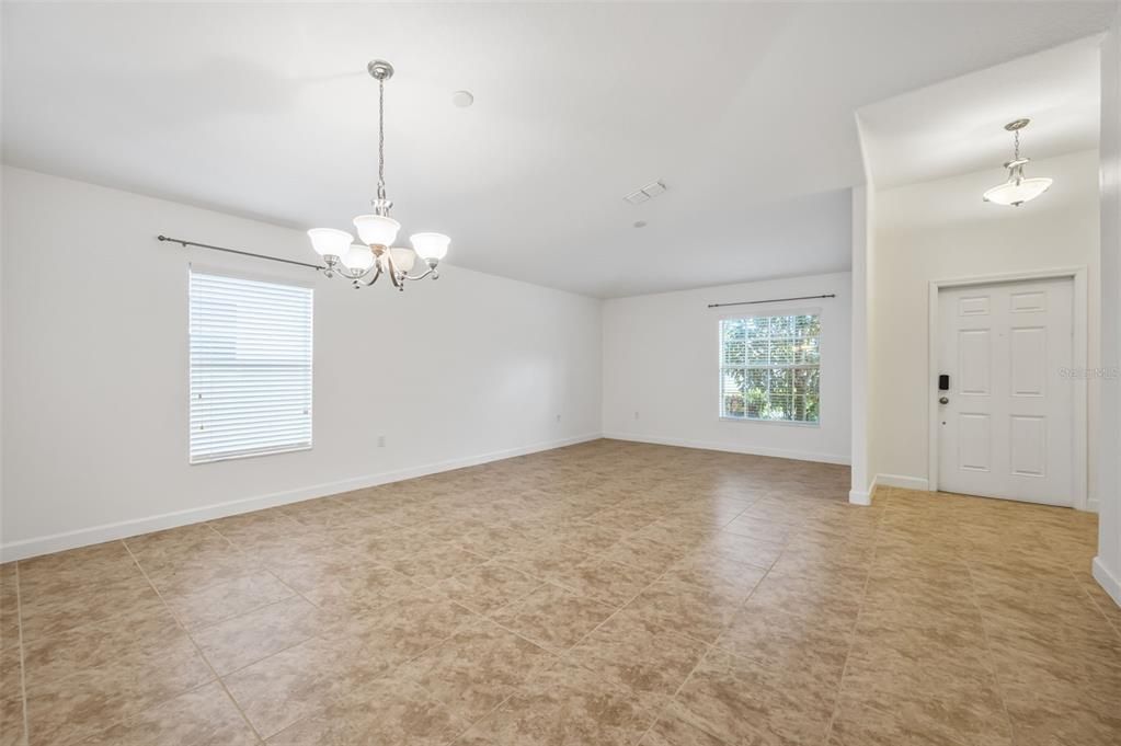 待售: $590,000 (3 贝兹, 2 浴室, 2061 平方英尺)