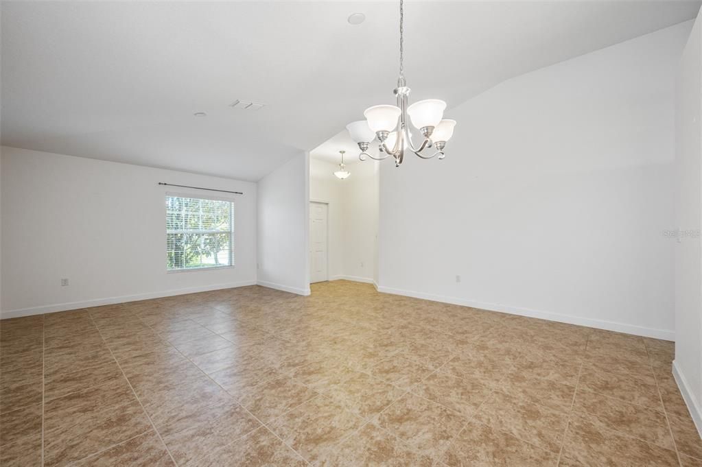 待售: $590,000 (3 贝兹, 2 浴室, 2061 平方英尺)