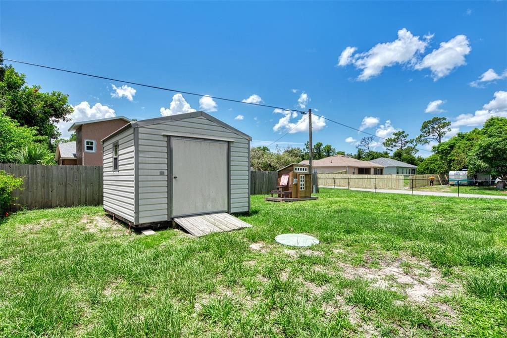 For Sale: $299,700 (3 beds, 2 baths, 1619 Square Feet)