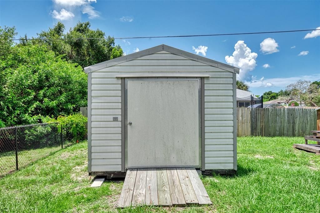 For Sale: $299,700 (3 beds, 2 baths, 1619 Square Feet)