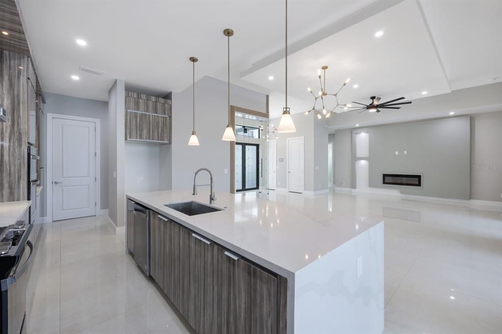 待售: $679,800 (3 贝兹, 2 浴室, 1924 平方英尺)