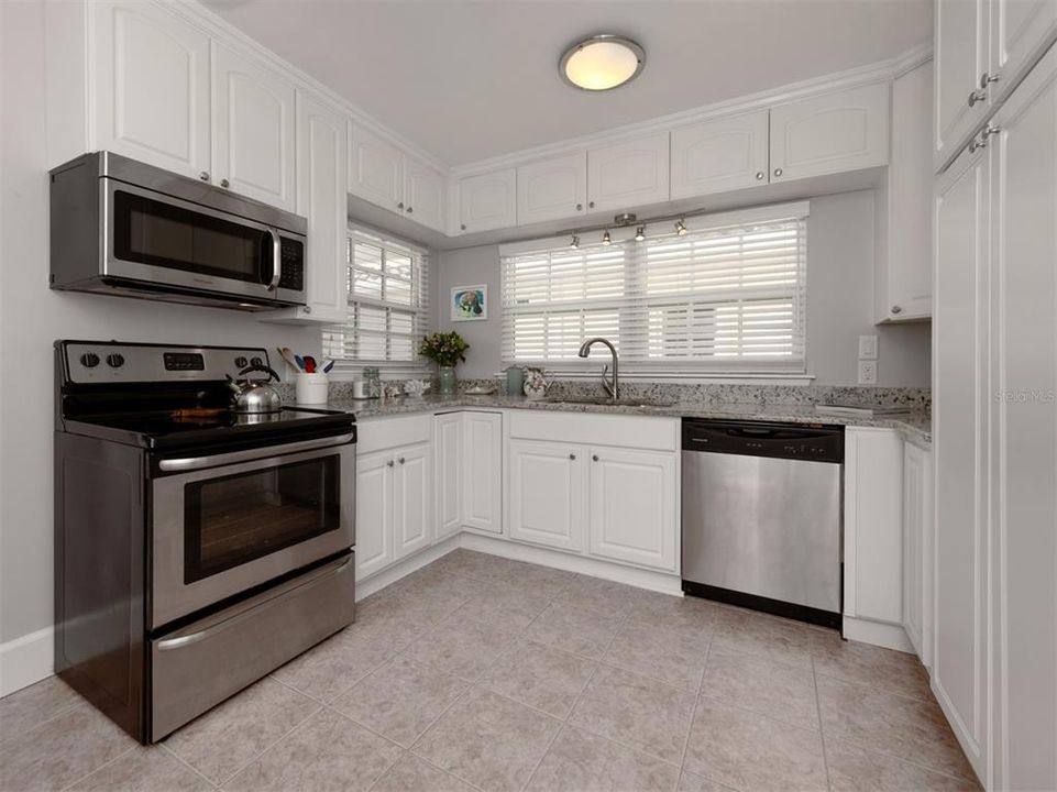 For Sale: $1,195,000 (4 beds, 3 baths, 3048 Square Feet)