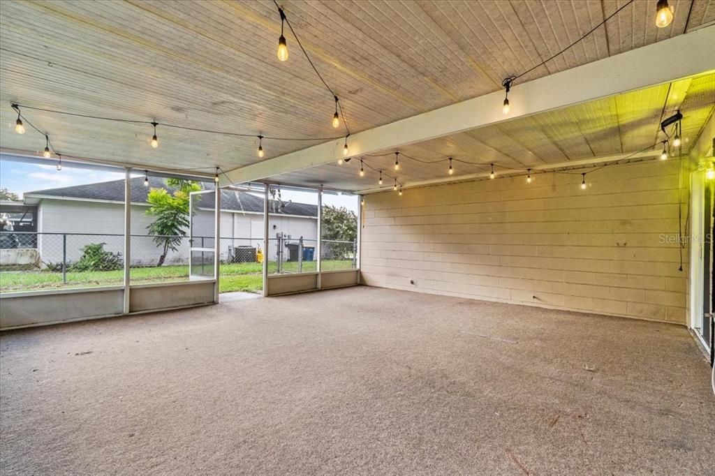 Activo con contrato: $259,000 (3 camas, 2 baños, 1211 Pies cuadrados)