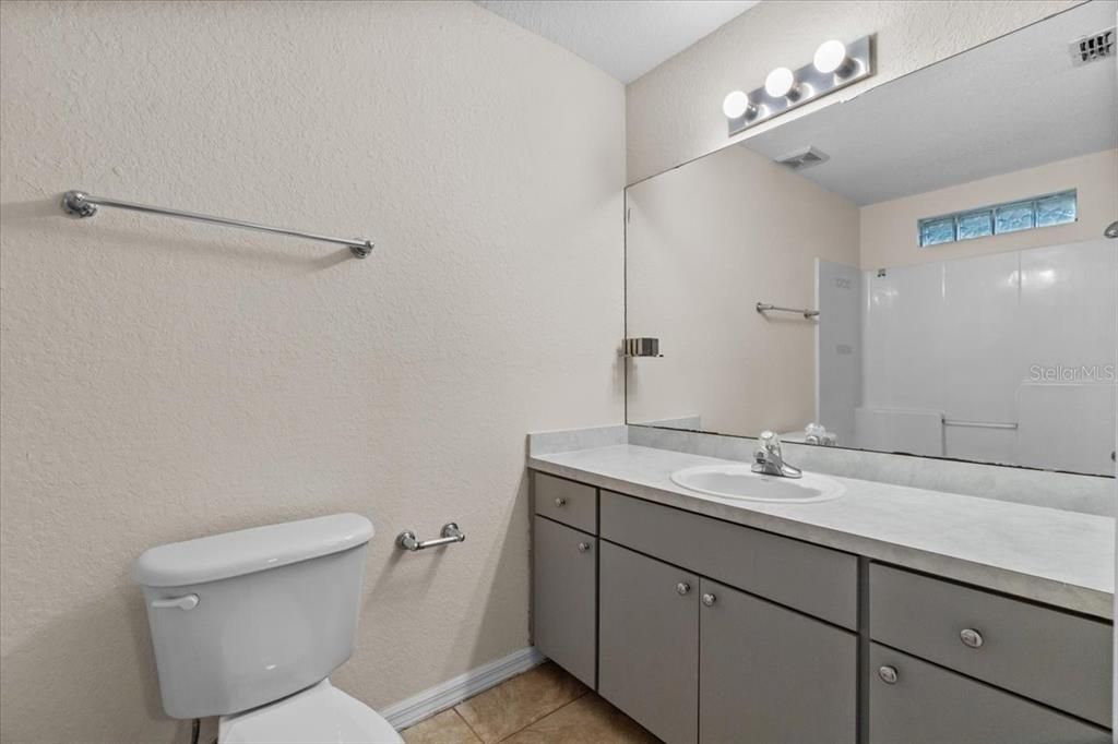 Activo con contrato: $259,000 (3 camas, 2 baños, 1211 Pies cuadrados)