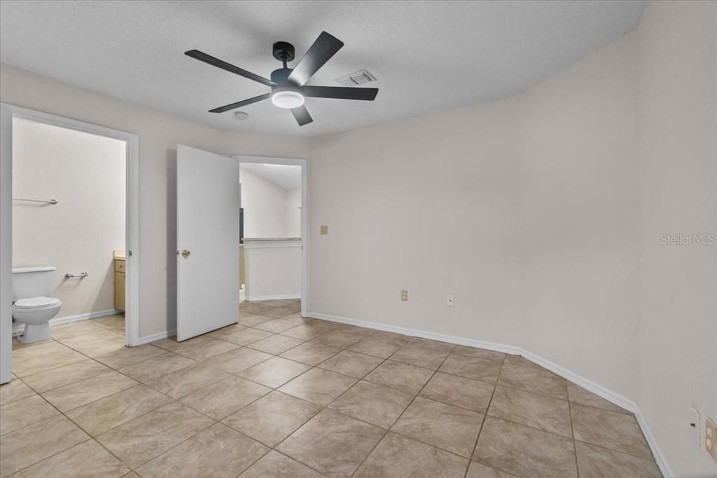 Activo con contrato: $259,000 (3 camas, 2 baños, 1211 Pies cuadrados)